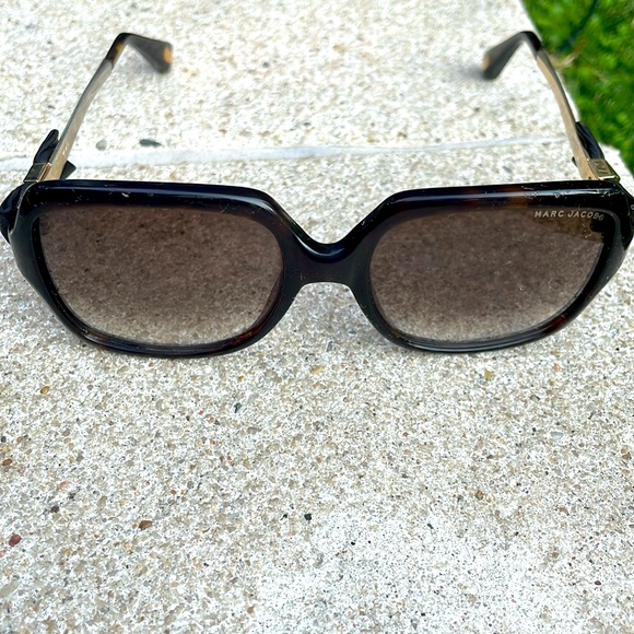 Marc Jacobs Sunglasses 🕶️ with Bows 🎀 on Frame - Picture 1 of 5